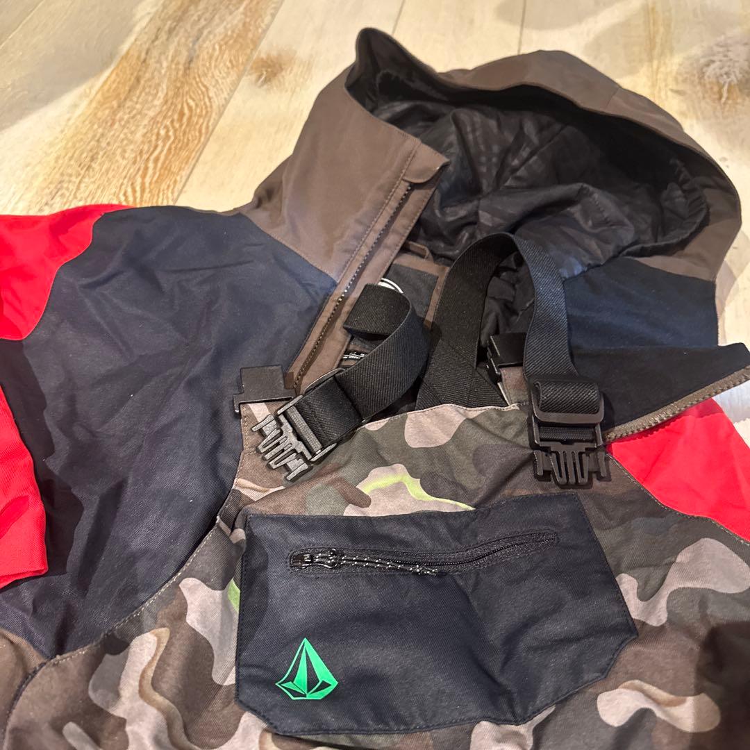 VOLCOM スノーボードウェア 子ども用 カモフラージュ