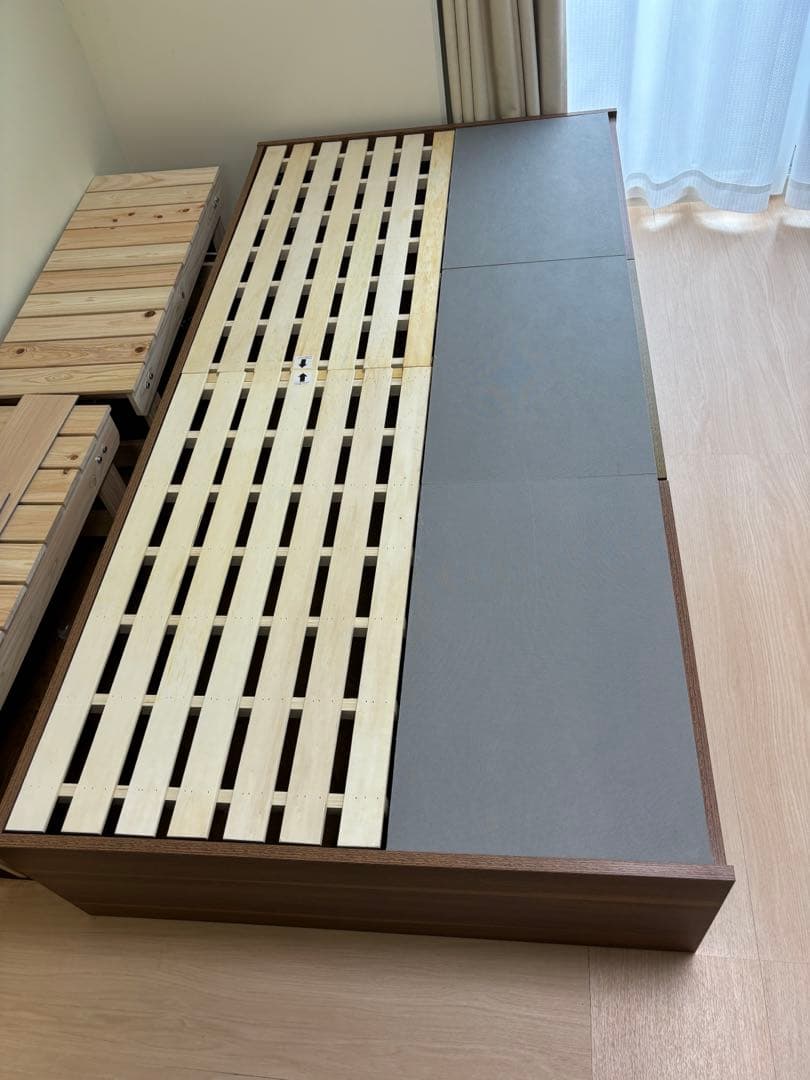 ニトリ シングルヘッドレスチェストベッドフレーム(FRM WN) - メルカリ