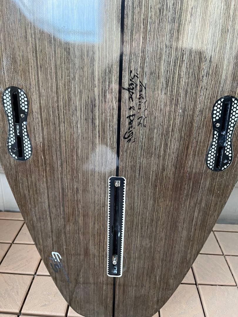 【愛知県】sAfiri ミッドレングスサーフボード 木目調 7フィート