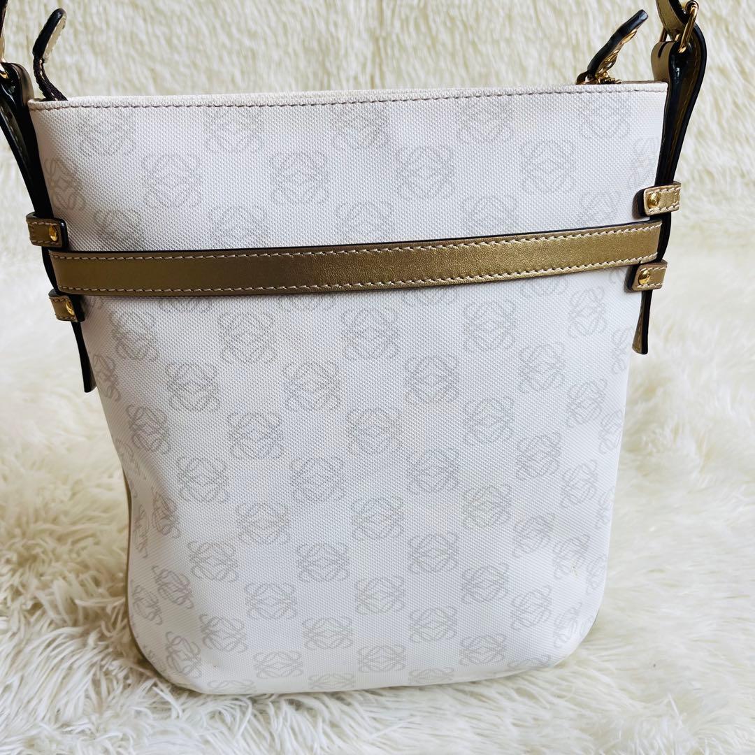 ロエベLOEWE リピートアナグラムロゴベルトポーチホワイト