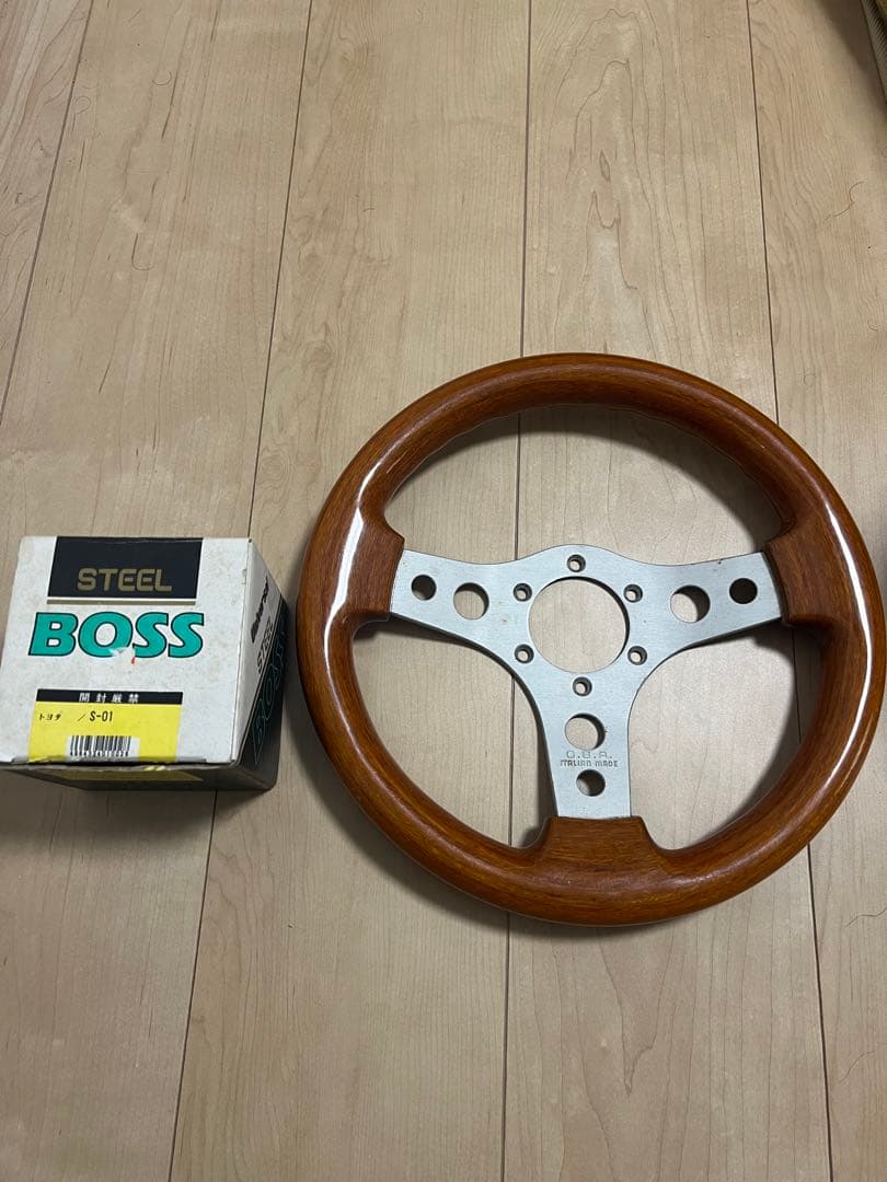 ステアリング、ステアリングボスその他