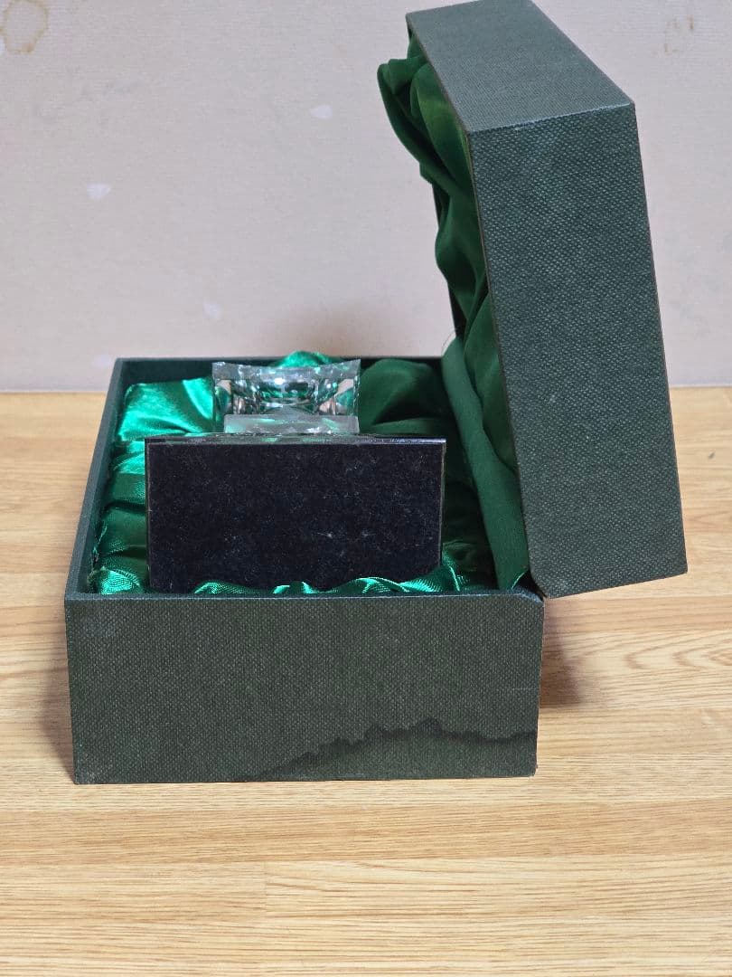 #1589 クリスタルガラス 五輪塔 置物 勢王菩薩