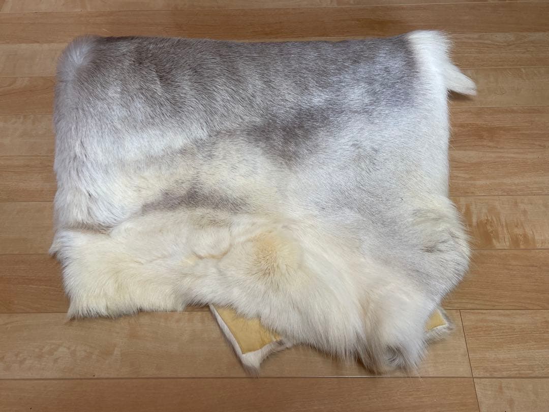 【Used】トナカイ毛皮ラグ