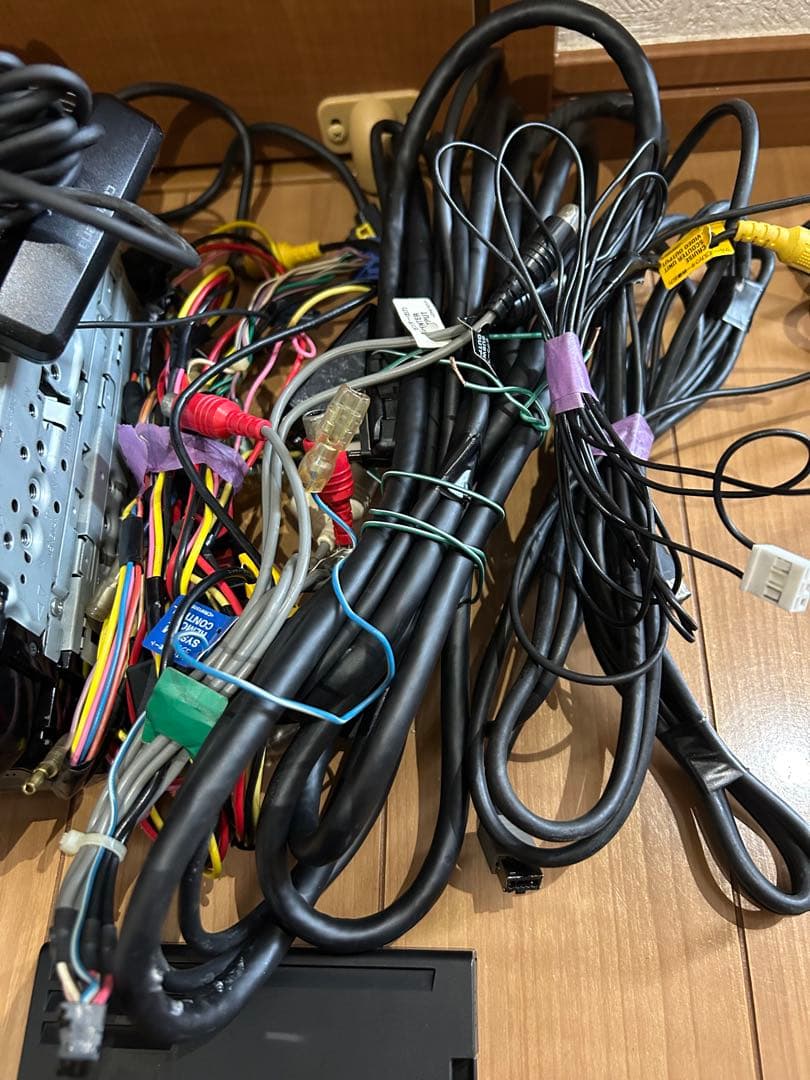 カロッツェリアAVIC-VH99CS フルセグ、Bluetooth、DVD