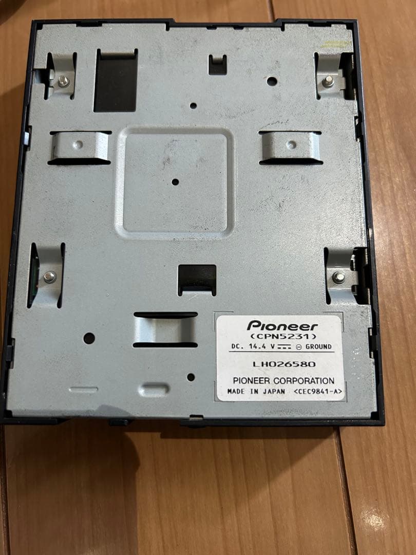 カロッツェリアAVIC-VH99CS フルセグ、Bluetooth、DVD