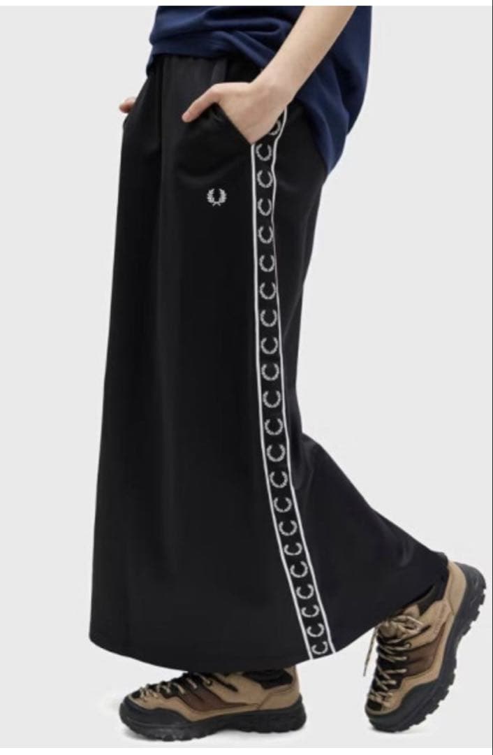 新品　フレッドペリー /Taped Track Skirtトラックスカート