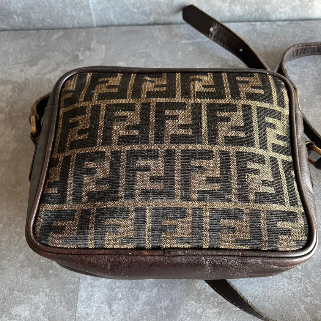 ⭐️FENDI⭐️フェンディ ズッカ柄 ショルダーバッグ カメラバッグ ブラウン