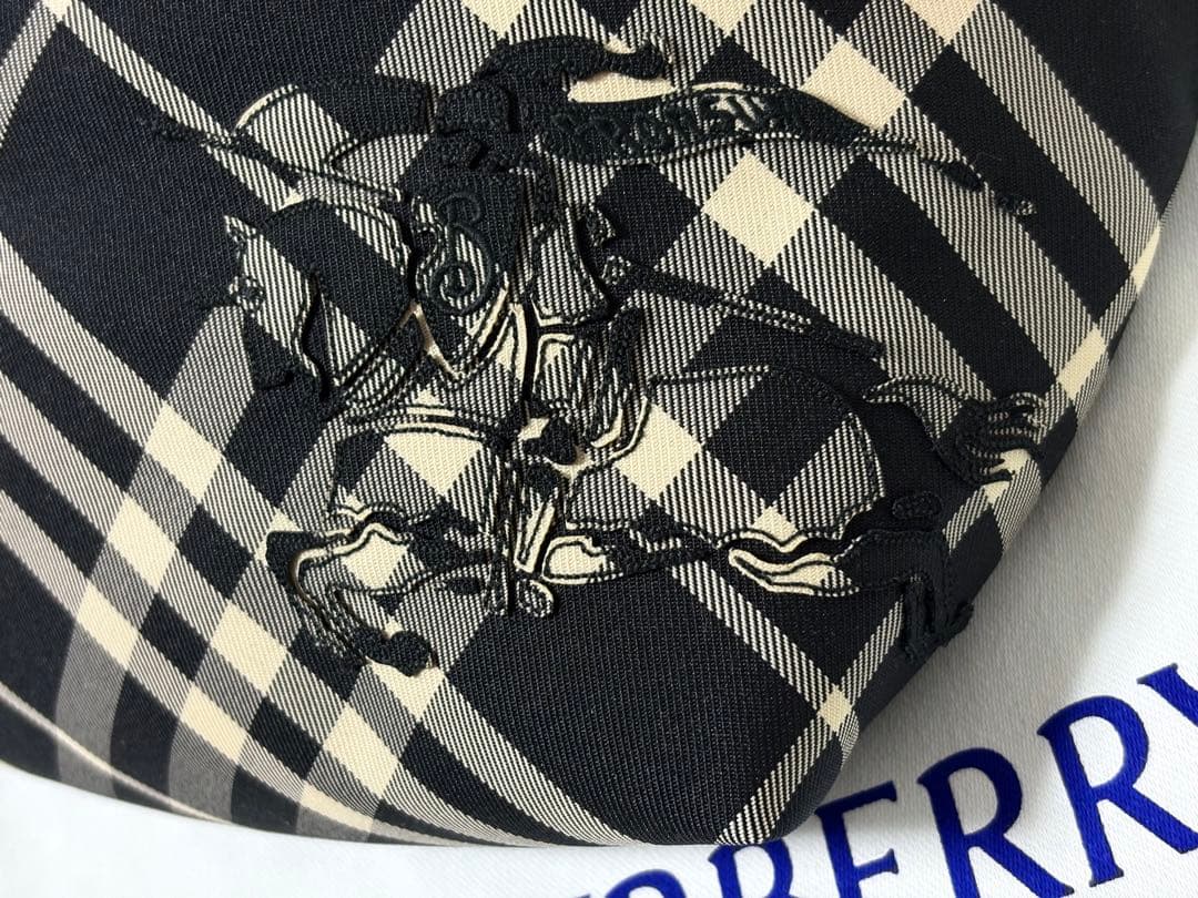 新品《 BURBERRY バーバリー 》チェック ベルトバッグ / ブラック