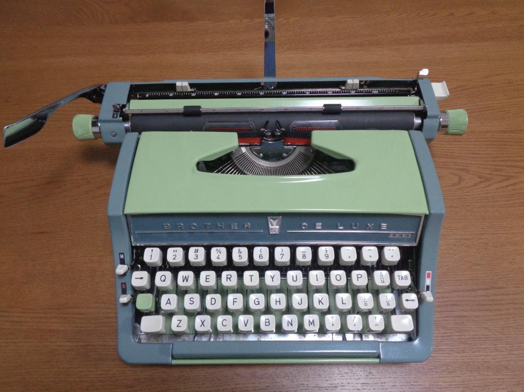 完動品　BROTHER DE LUXE 233　ブラザータイプライター　カスタム