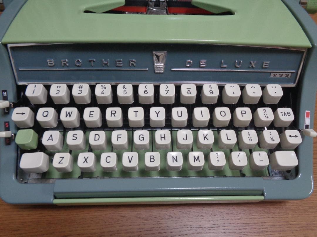 完動品　BROTHER DE LUXE 233　ブラザータイプライター　カスタム
