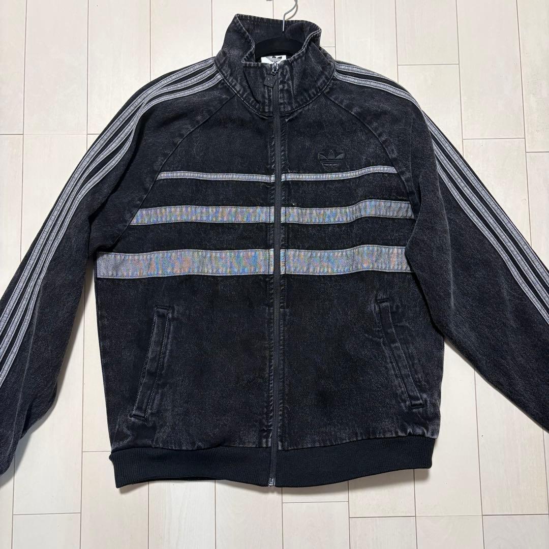 adidas アディカラー ファースト ブラックデニム トラックトップ