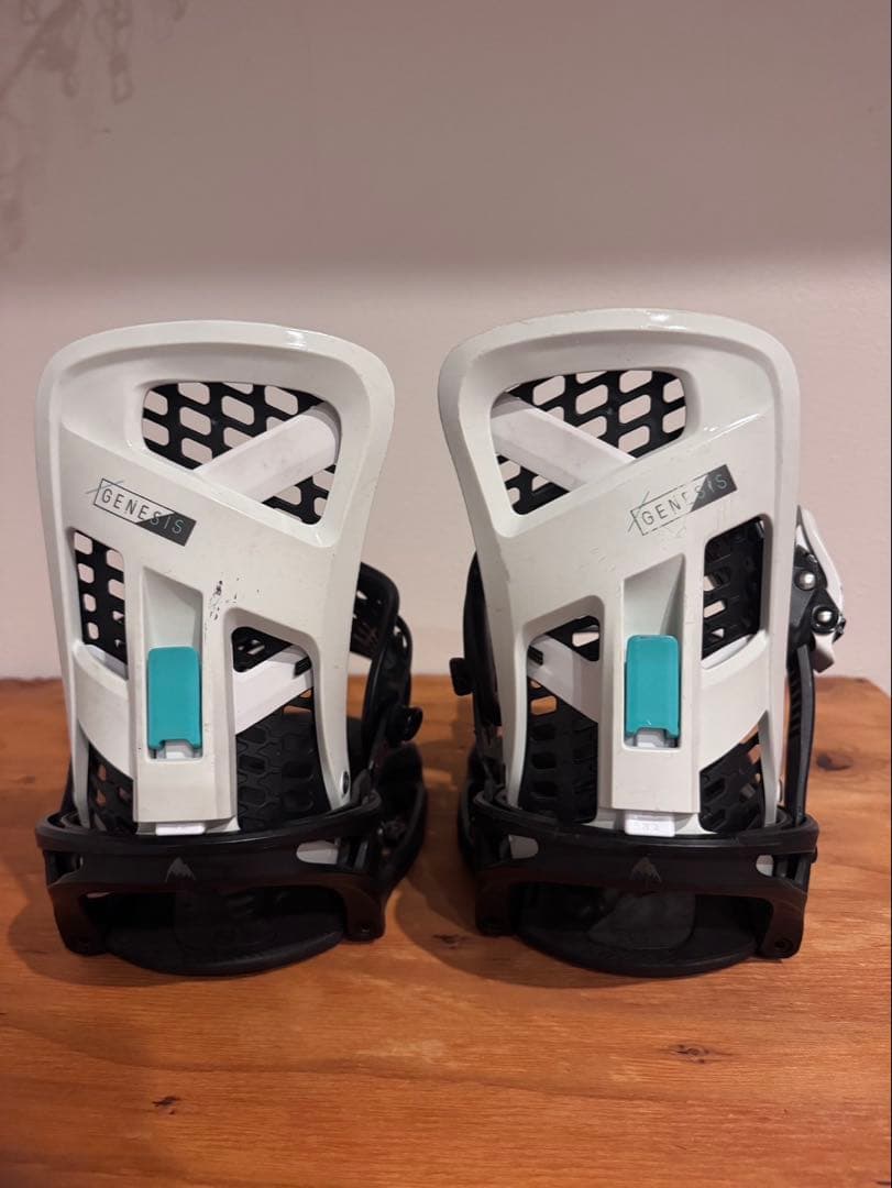 22モデル　BURTON GENESIS EST