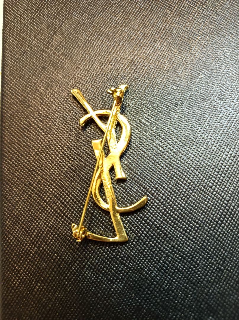 美品　Yves Saint Laurent ゴールドブローチ