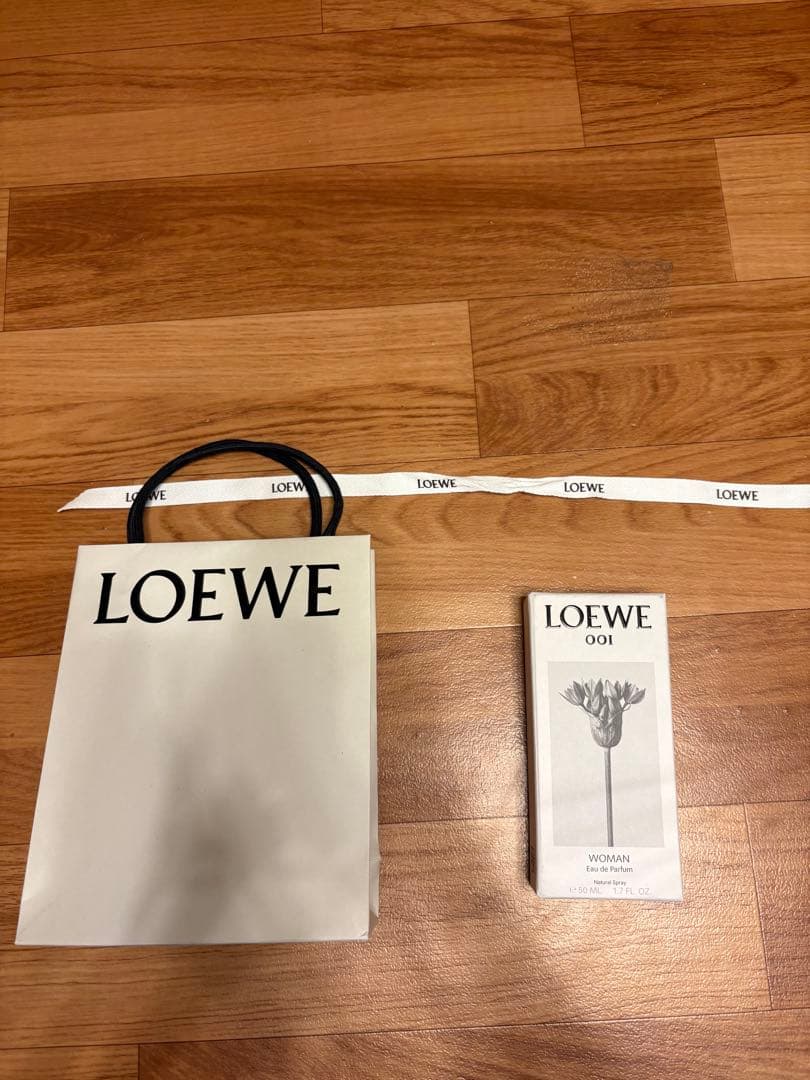 LOEWE 001 WOMAN 香水 包装、ボックス付き 新品未使用