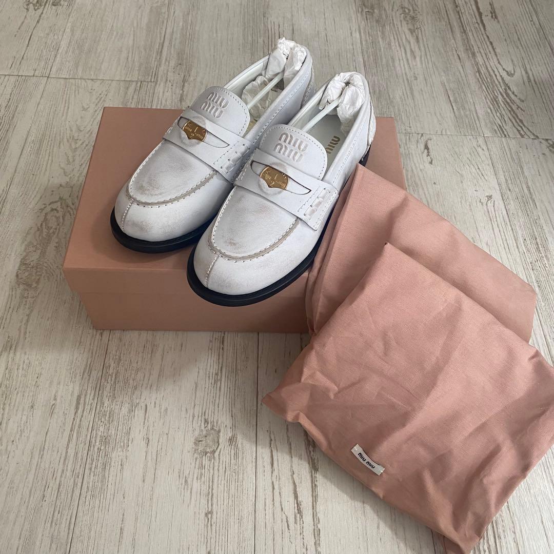 【新品】miu miu ミュウミュウ　ビンテージ加工　ローファー　レザー