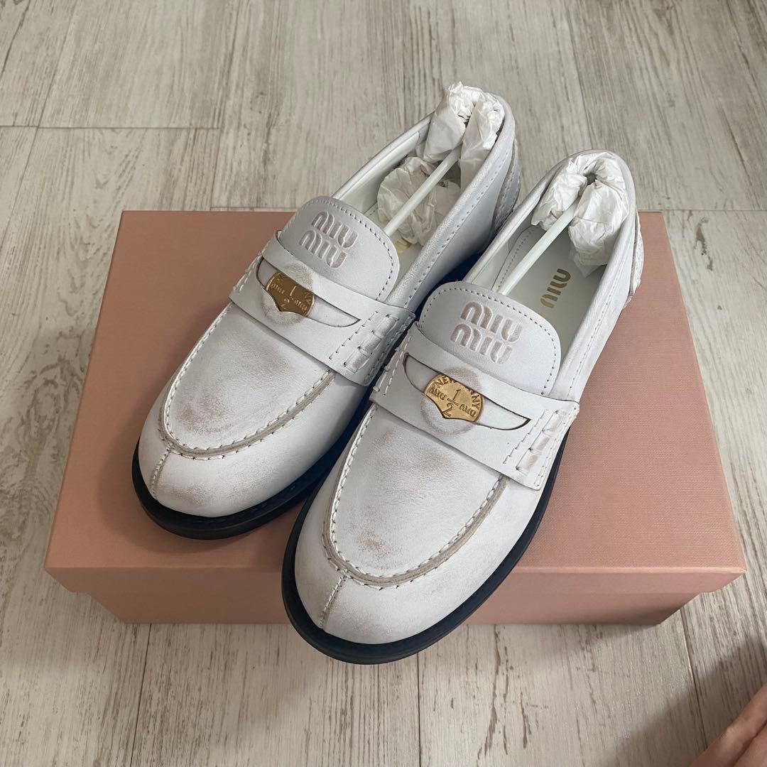 【新品】miu miu ミュウミュウ　ビンテージ加工　ローファー　レザー