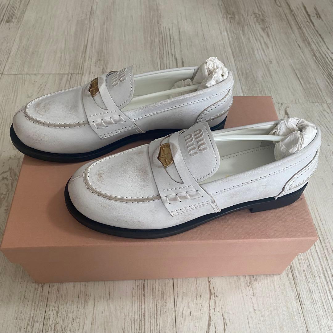 【新品】miu miu ミュウミュウ　ビンテージ加工　ローファー　レザー