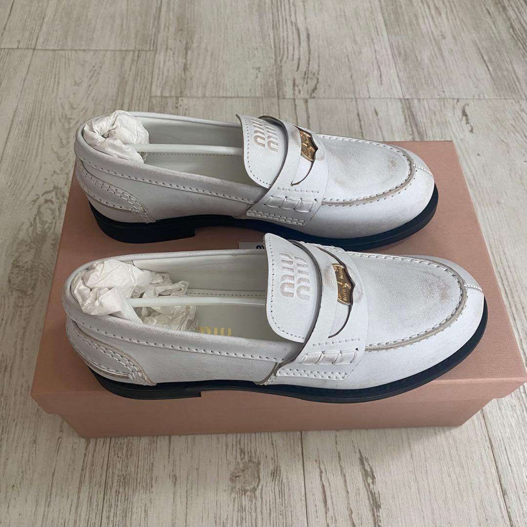 【新品】miu miu ミュウミュウ　ビンテージ加工　ローファー　レザー