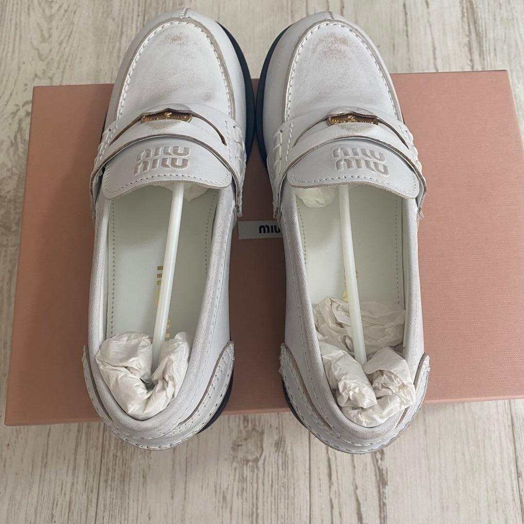 【新品】miu miu ミュウミュウ　ビンテージ加工　ローファー　レザー