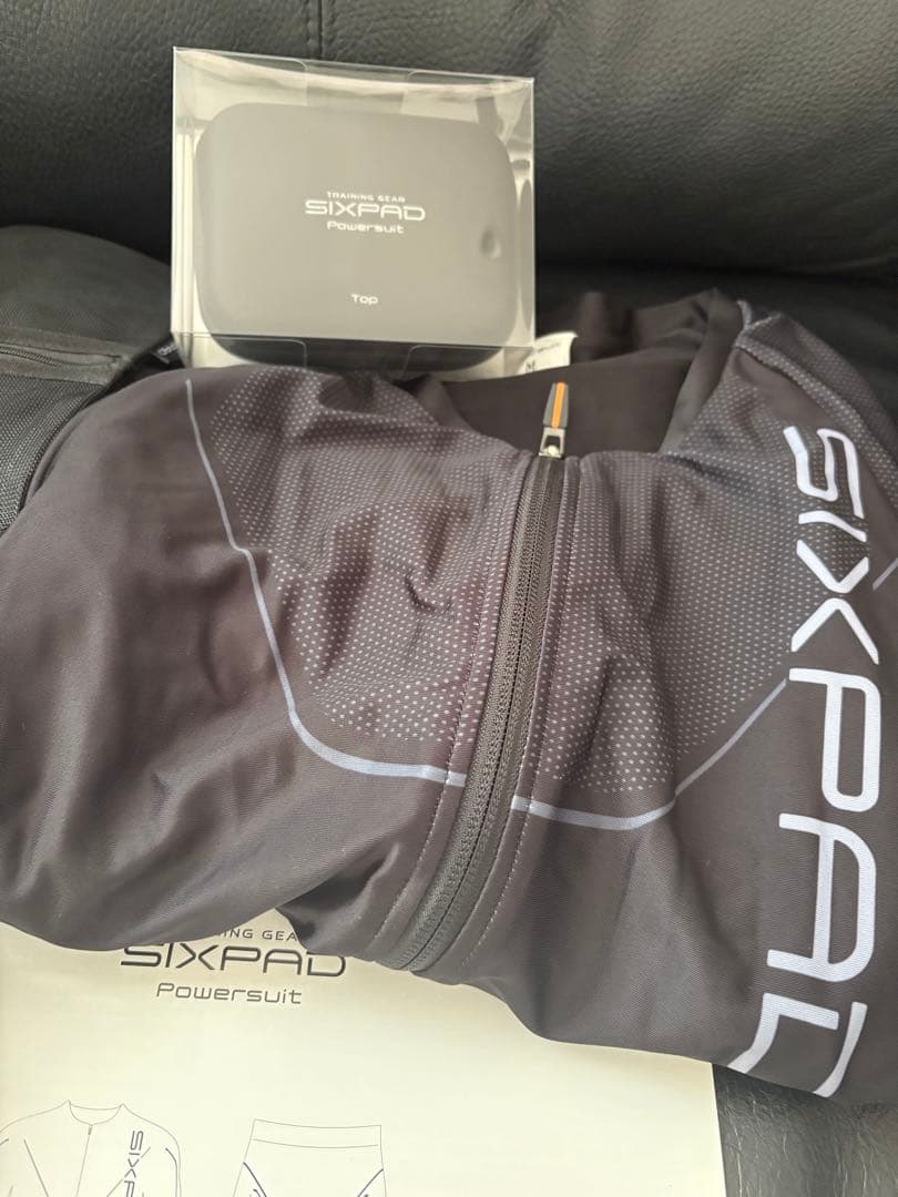 美品 SIXPADパワースーツ 上下セット レディース　Mサイズ 動作確認済