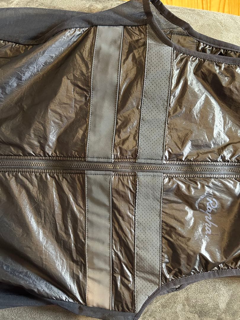 rapha ブルベインサレーテッドジレ　ラファ