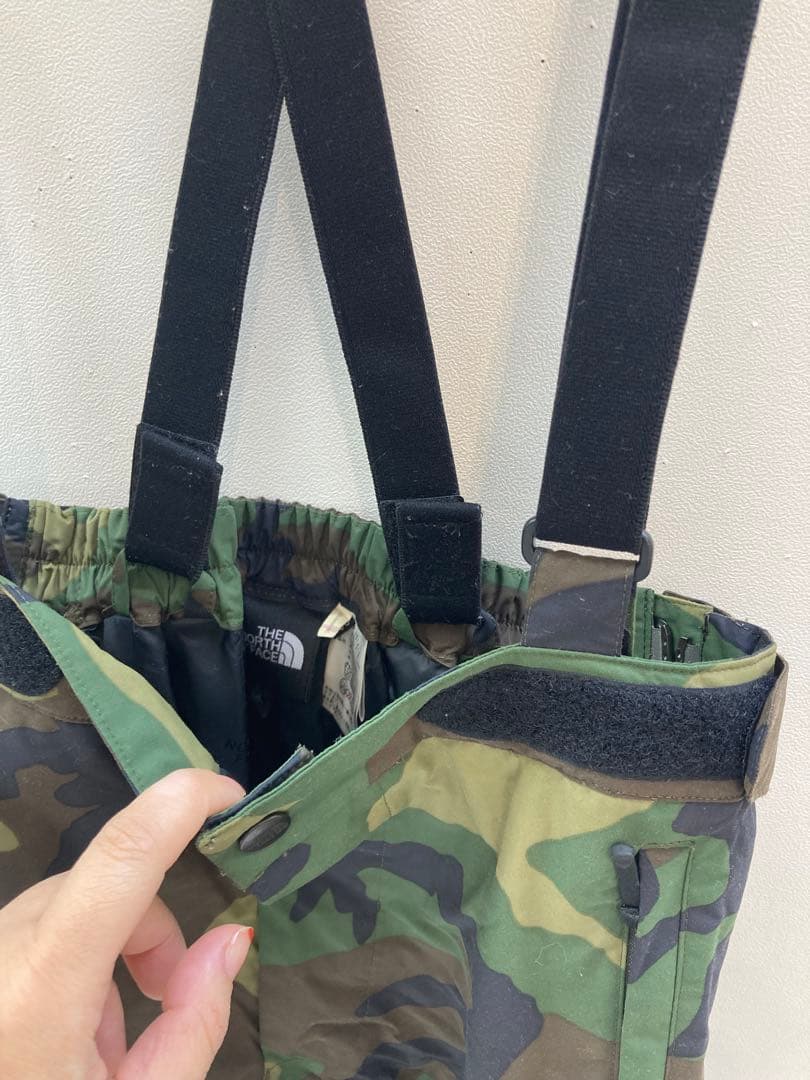 THE NORTH FACE 子ども用迷彩スキーパンツ雪遊びスノーパンツ