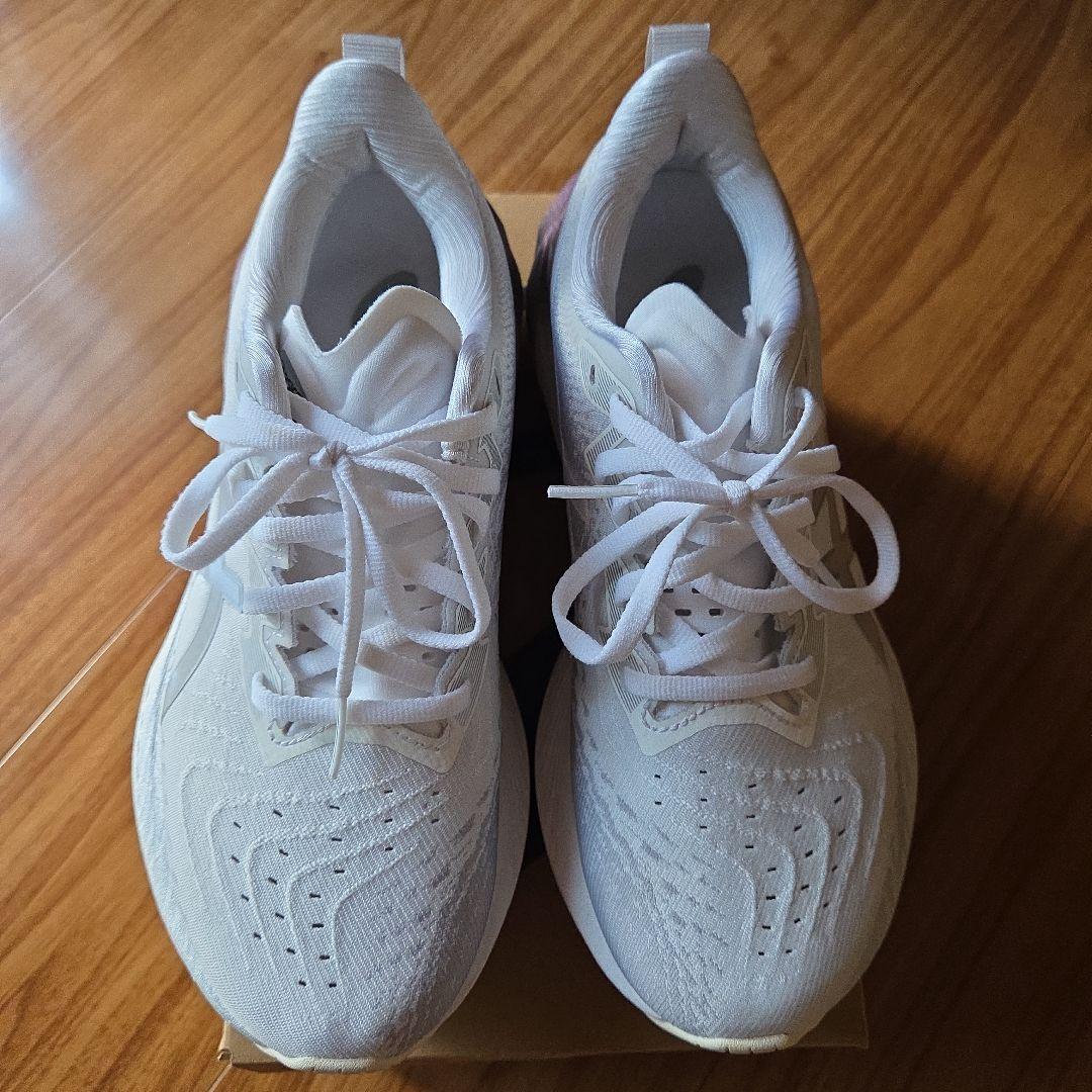 アシックスNOVABLAST 4 PLATINUM 24,5cm美品