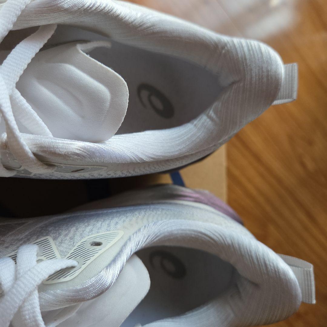 アシックスNOVABLAST 4 PLATINUM 24,5cm美品