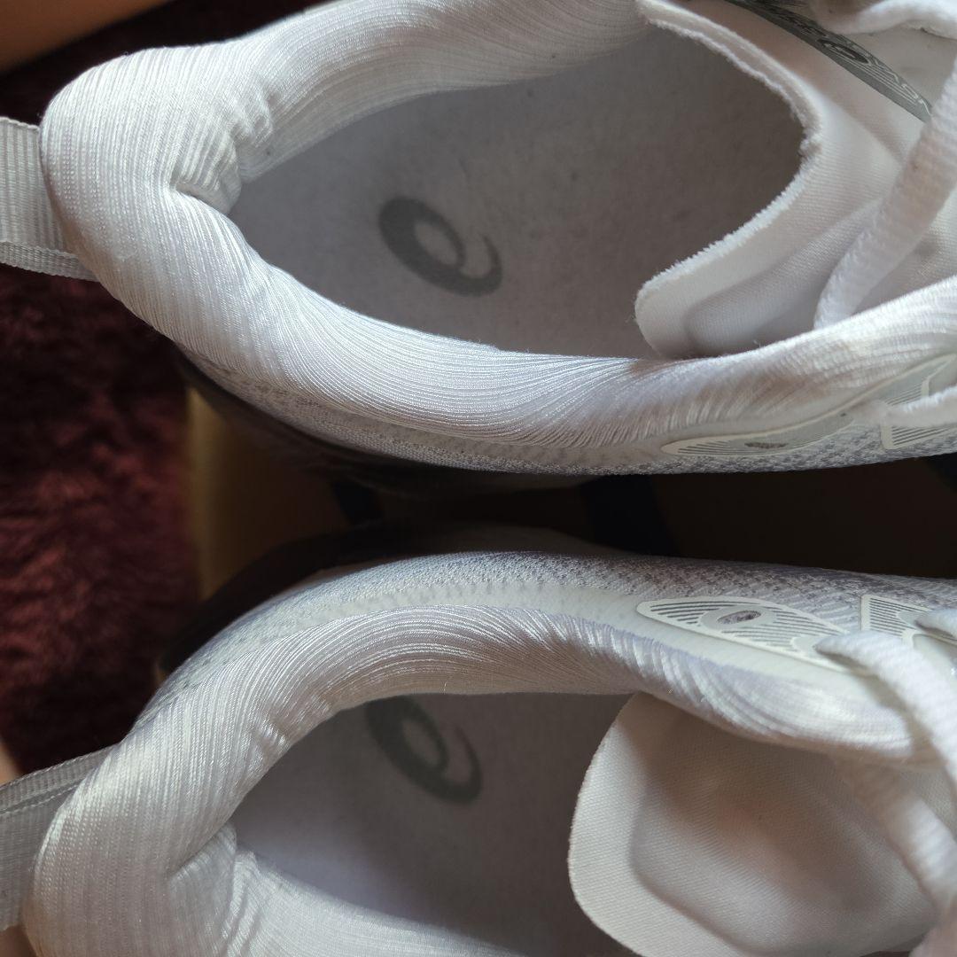 アシックスNOVABLAST 4 PLATINUM 24,5cm美品