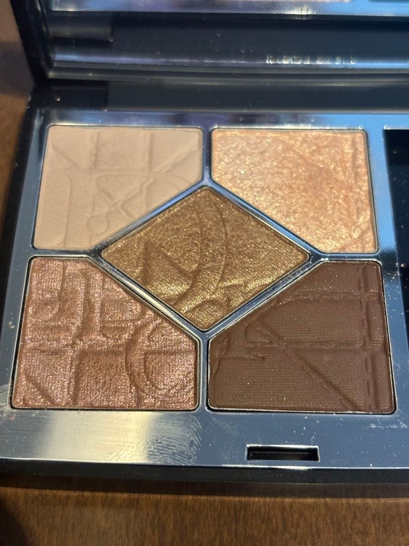 アイシャドウ新作シルクトープ限定色