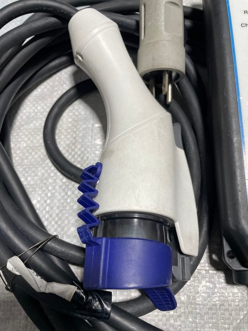 日産　リーフ　充電ケーブル　3NK5E