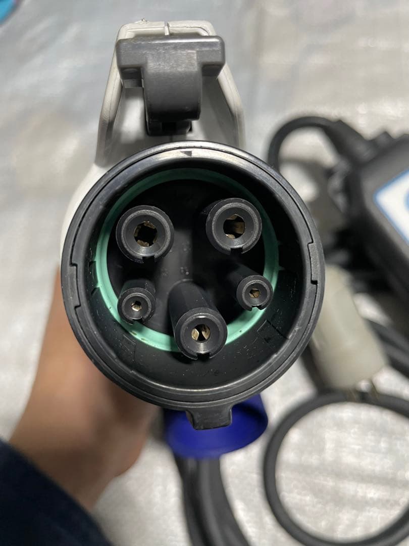 日産　リーフ　充電ケーブル　3NK5E