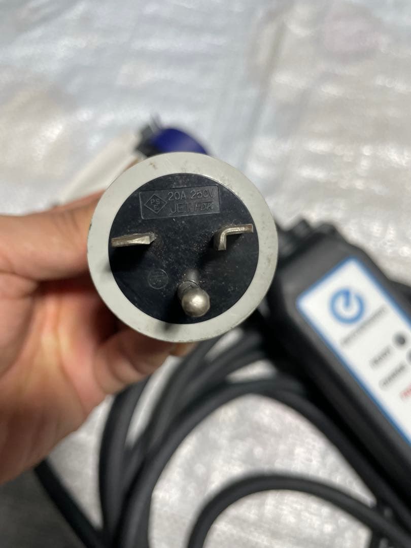 日産　リーフ　充電ケーブル　3NK5E