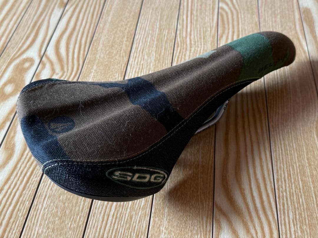 SDGコンプベルエア MTB用サドル カモフラ柄