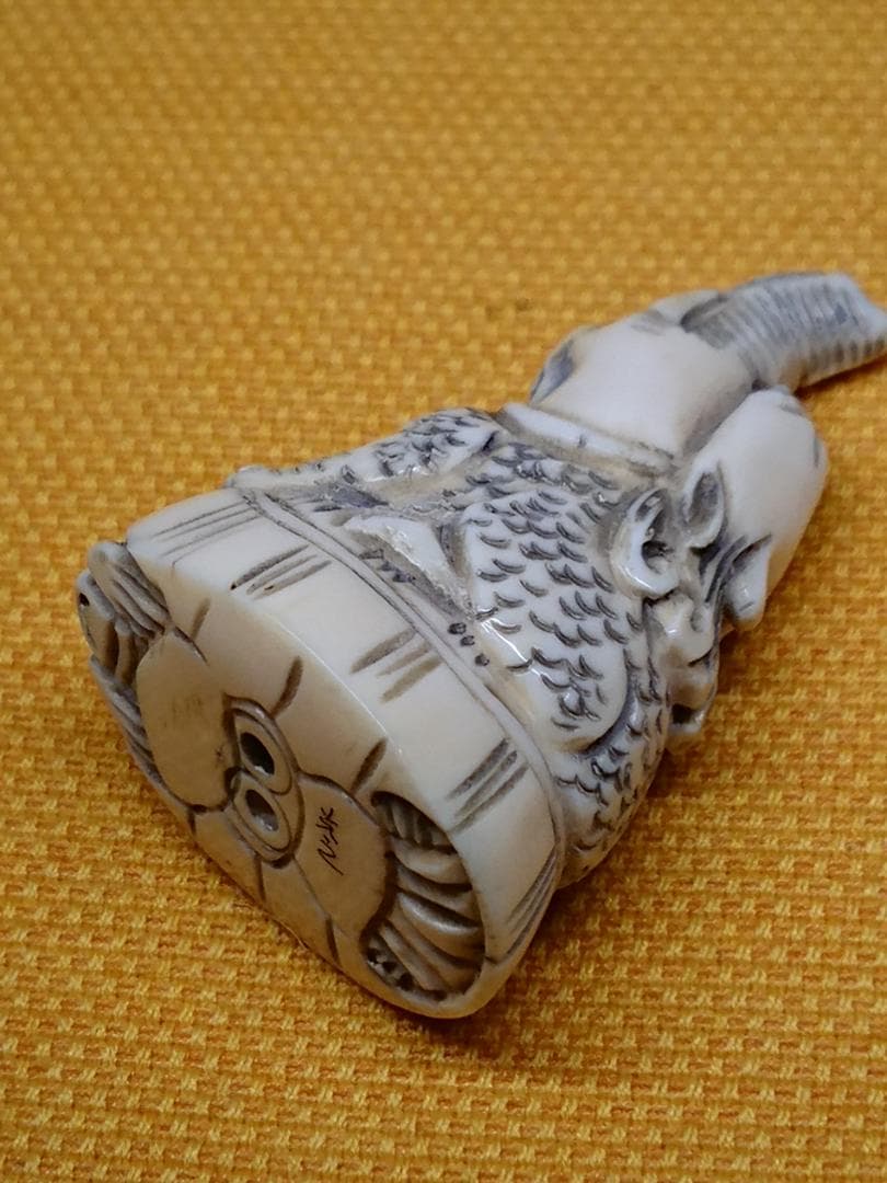 ゾウ　 細密彫刻　根付　オブジェ　置物　インテリア　工芸品　美術品　A2667