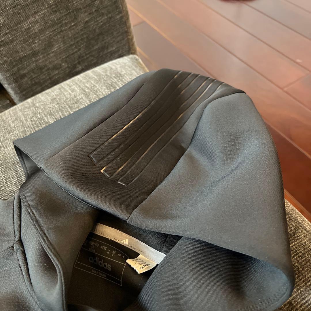 新品adidas ゴルフダンボールなニットセットアップブラックM