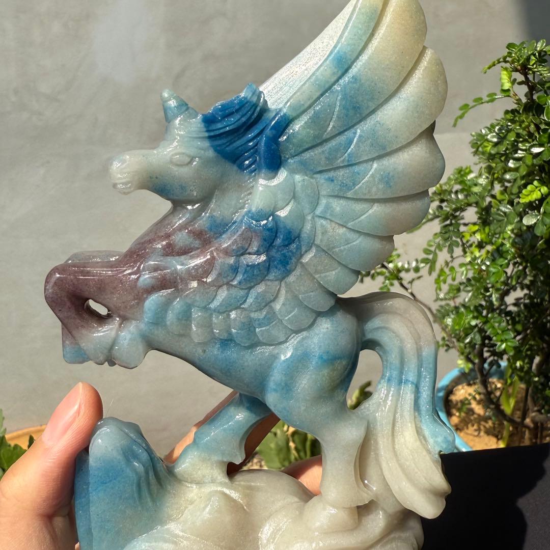天然石トロレアイトのユニコーン　置物　彫物NO.092012