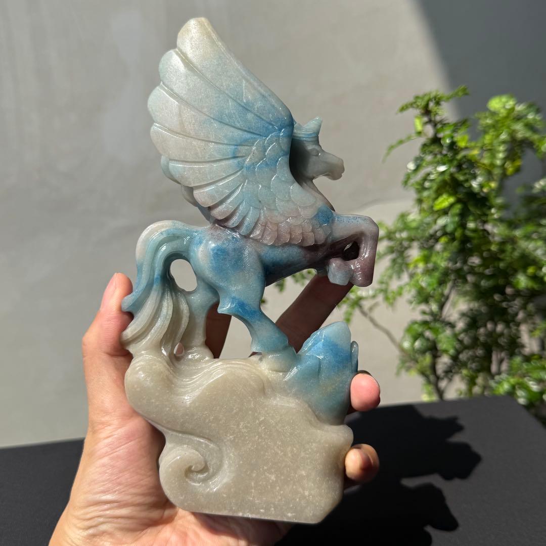 天然石トロレアイトのユニコーン　置物　彫物NO.092012
