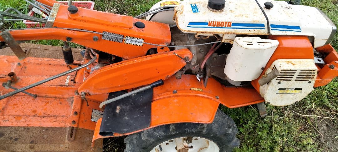 京都市　クボタ　T702 ガソリンエンジン式　耕運機