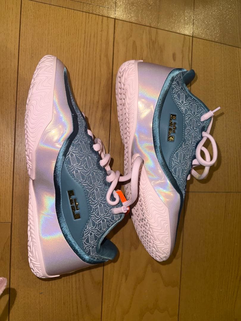 レブロン23 MimiTwice