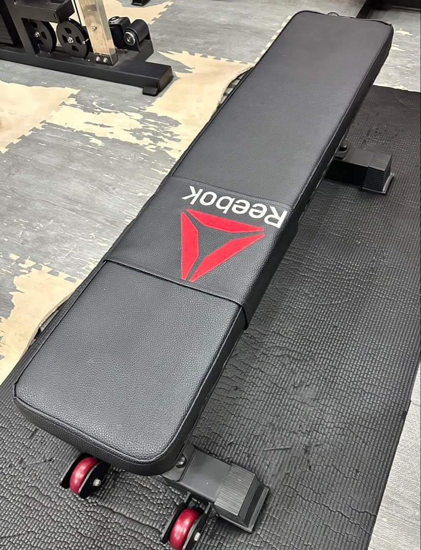 Reebok トレーニングベンチ キャスター付き