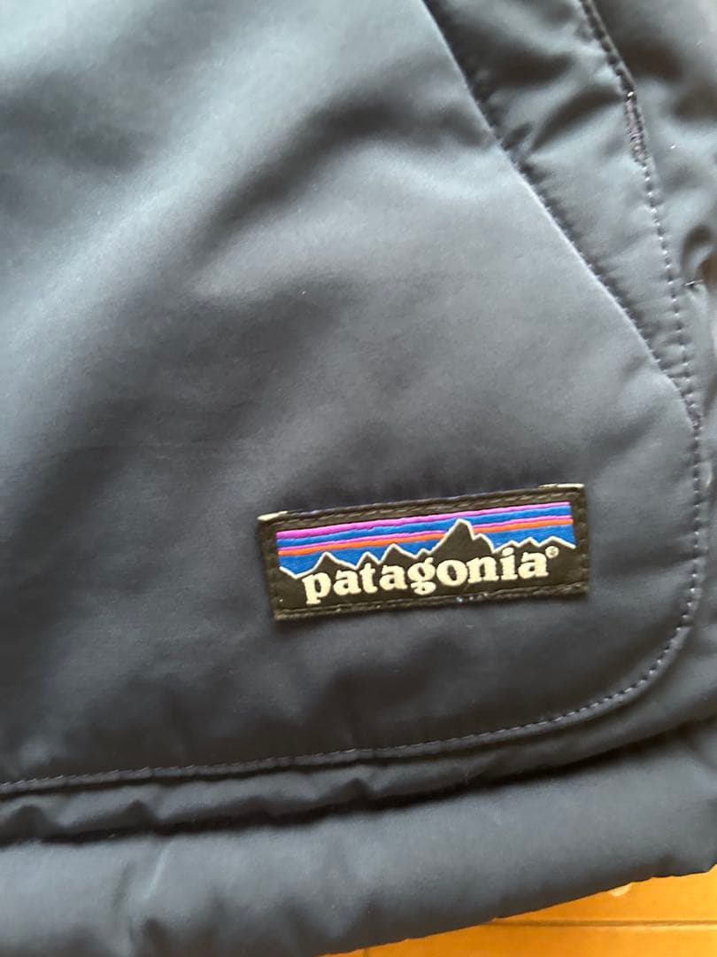 【ほぼ未使用、極美品】patagonia リバーシブル　ダウン　ベスト　M