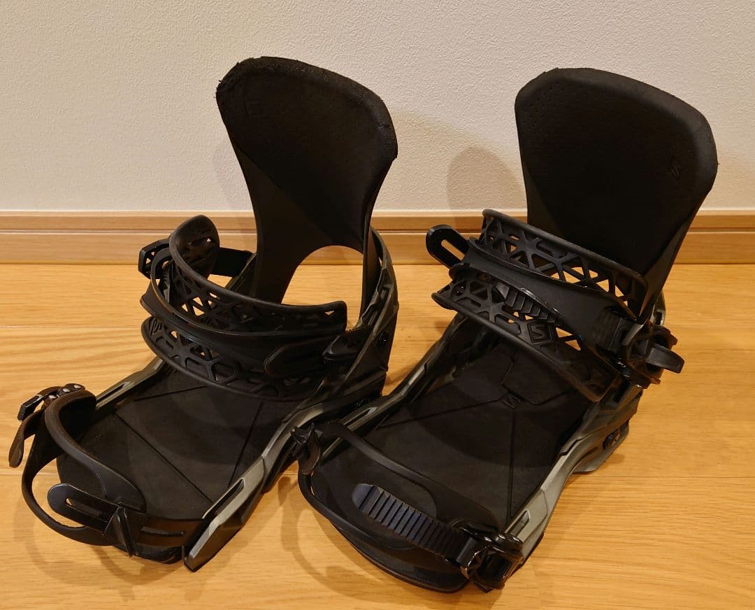 SALOMON DISTRICT HPS Mサイズ バインディング