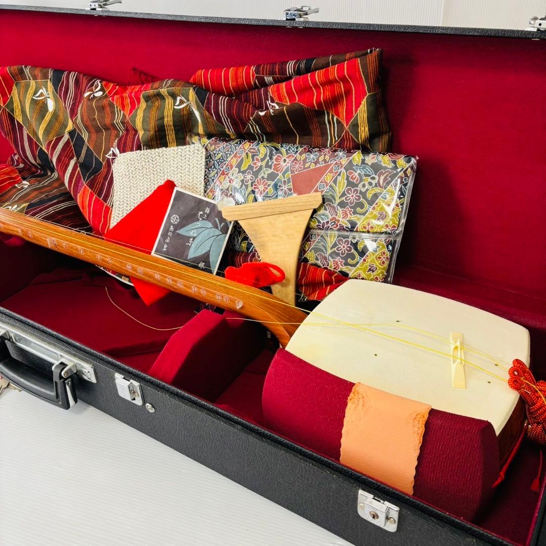 細棹三味線 上駒純銀 花梨 丸打胴 棹2.6cm バチ付 付属多数 和楽器