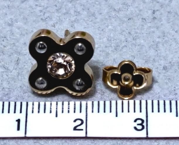 ルイヴィトン LOUIS VUITTONルイヴィトン LE1122 ピアス片耳用 40401