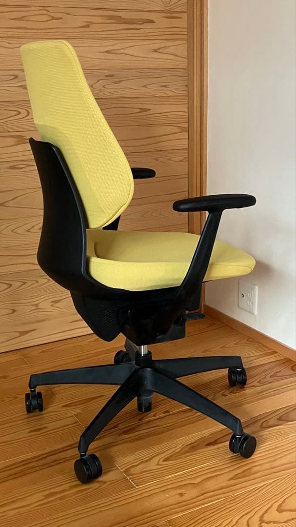 ★ KOKUYO イングチェア T型肘デスクチェア イエロー
