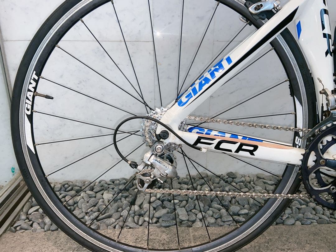 カーボン！　GIANT FCR フラットバーロード　クロスバイク　ジャイアント