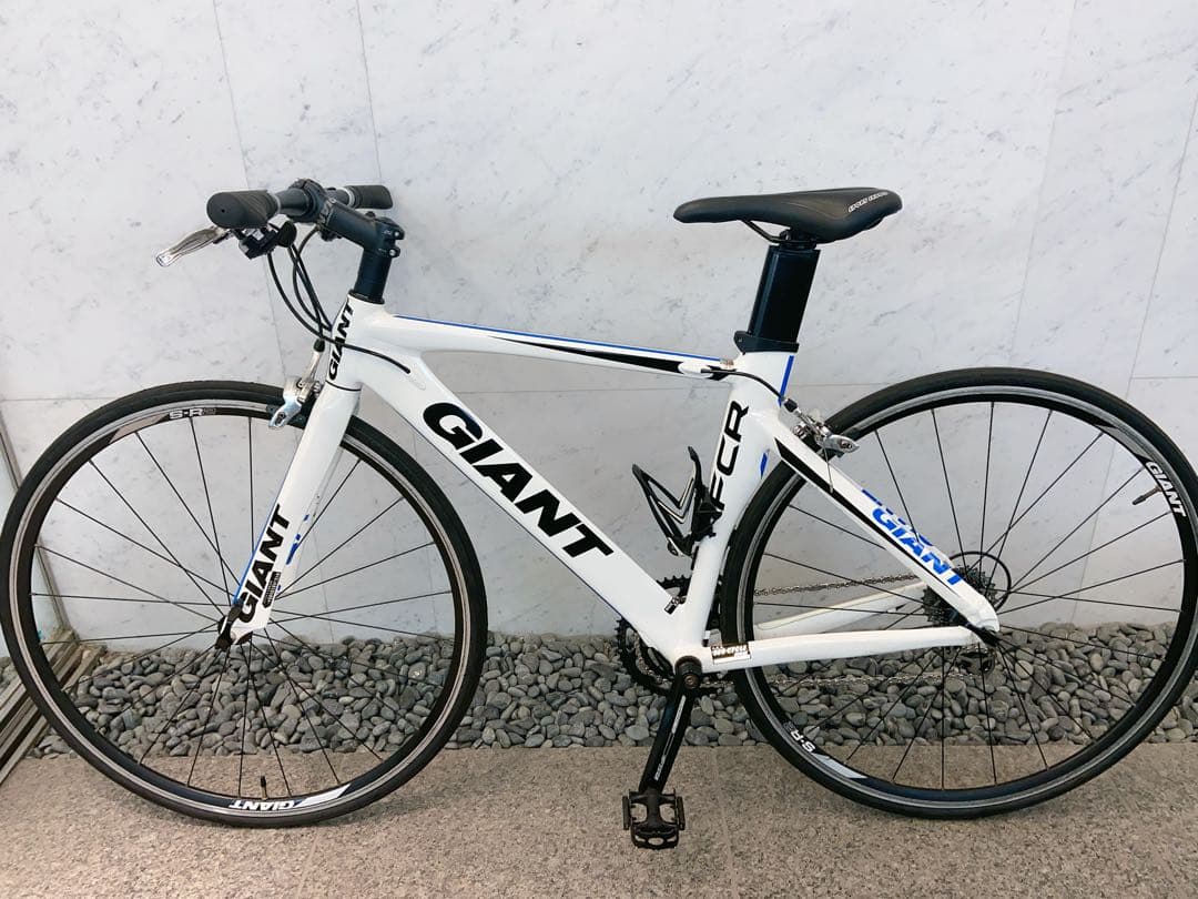 カーボン！　GIANT FCR フラットバーロード　クロスバイク　ジャイアント