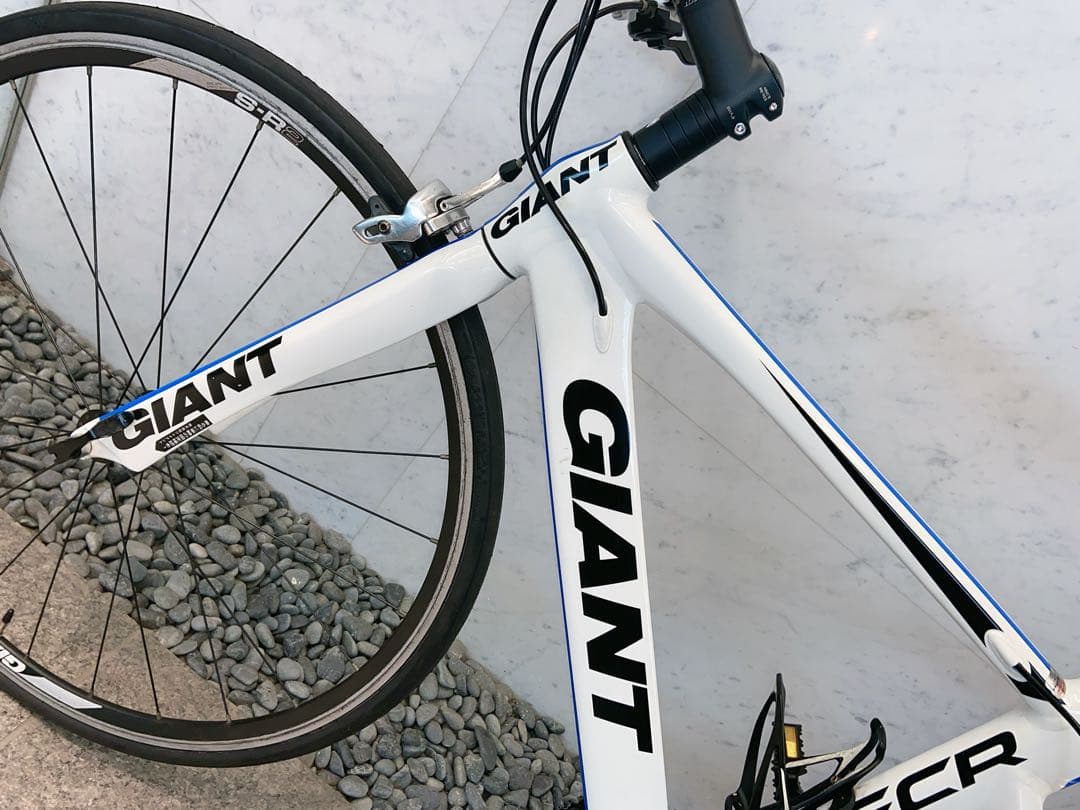 カーボン！　GIANT FCR フラットバーロード　クロスバイク　ジャイアント