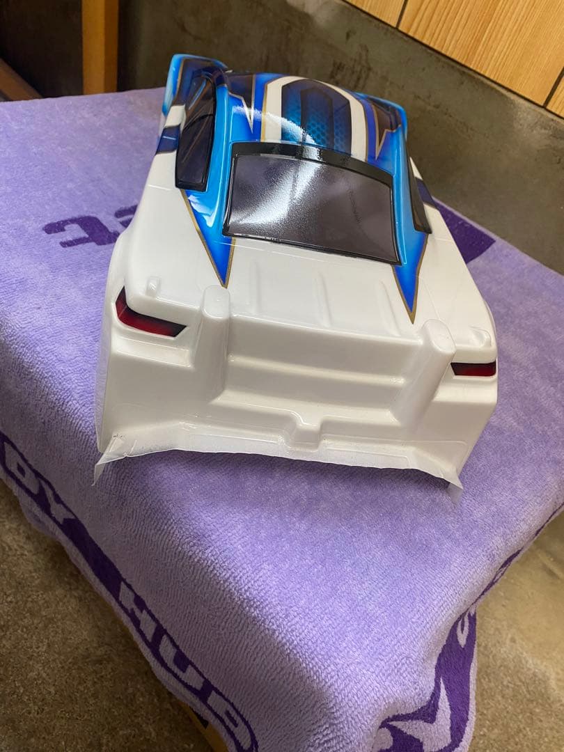 新品未使用1/10 ラジコンカー用ボディ　ツイスタースペシャル　塗装済み